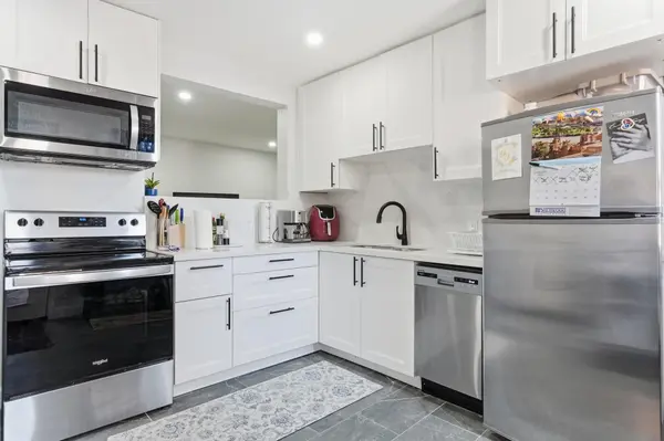 Halton Hills, ON L7G 3G3,66 MAIN ST S #2