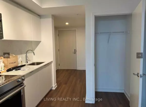 Toronto W08, ON M9B 0C9,30 Samuel Wood WAY #1211