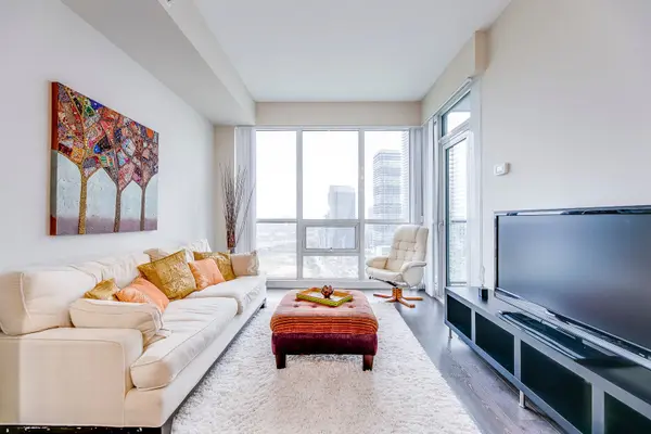 Toronto W06, ON M8V 1A2,2200 Lake Shore BLVD #2908