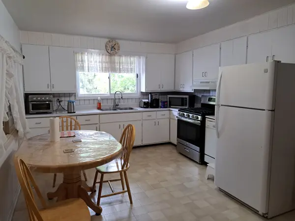 North Middlesex, ON N0M 2K0,27524 New Ontario RD