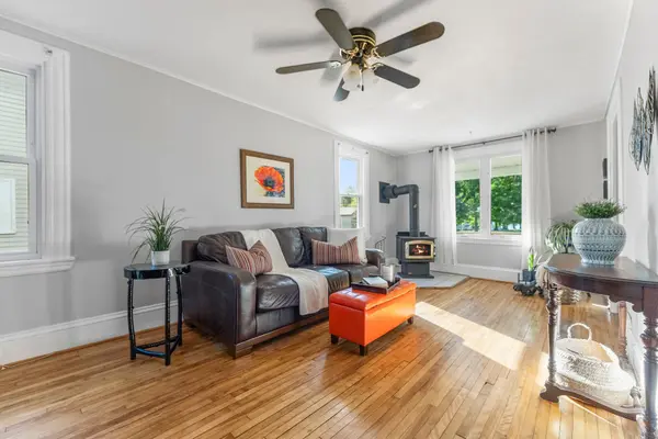 Prescott, ON K0E 1T0,416 Dibble ST E