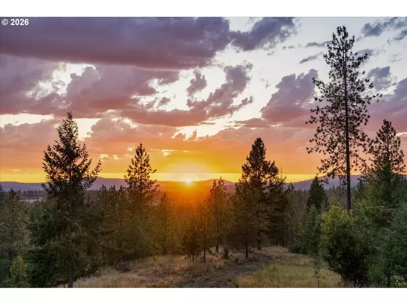 5865/5877 Weaver Way, Deer Park, WA 99013