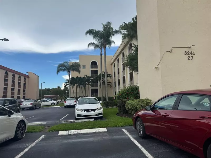 3241 Holiday Springs Blvd #108, Margate, FL 33063