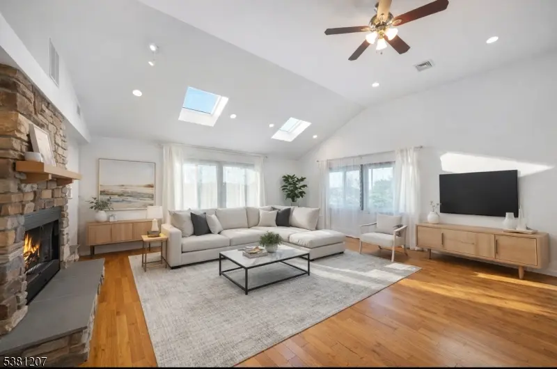 Paterson City, NJ 07501,320 Dixon Ave