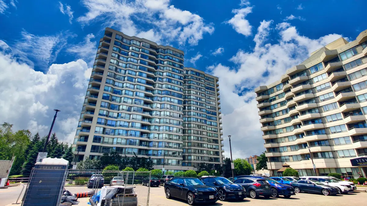 Mississauga, ON L5A 4G5,75 King ST E #1512