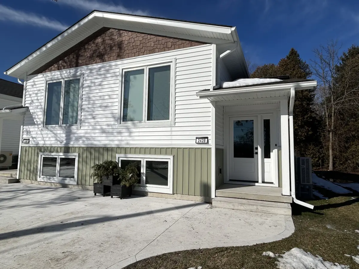 Saugeen Shores, ON N0H 2L0,242 SOUTH RANKIN ST #2