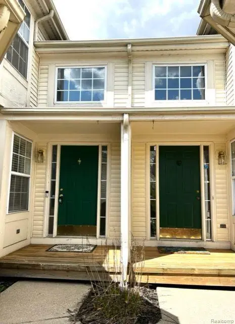 2512 BOULDER LN, Auburn Hills, MI 48326