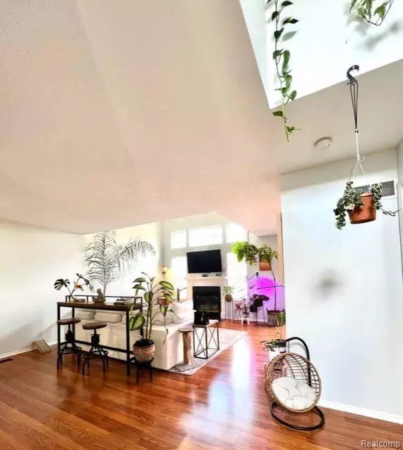 Auburn Hills, MI 48326,2512 BOULDER LN