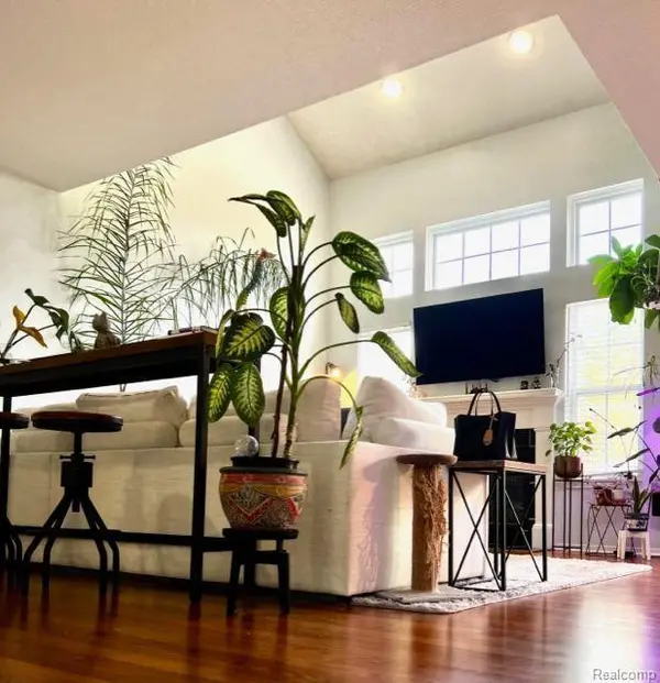 Auburn Hills, MI 48326,2512 BOULDER LN