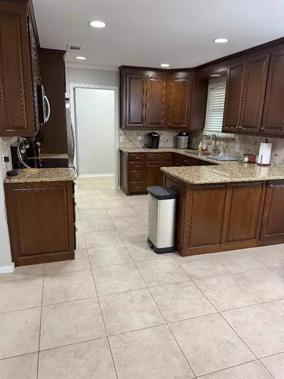 Arlington, TX 76017,5302 Bright Star Trail