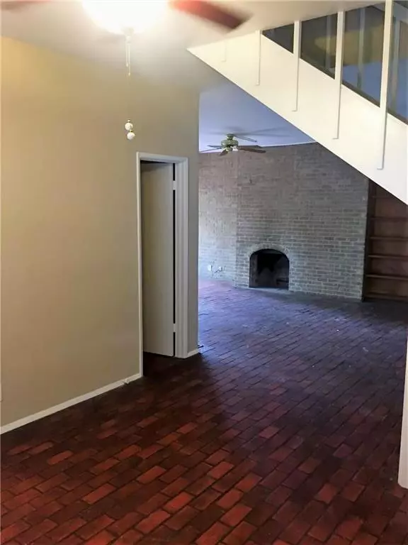 Dallas, TX 75254,7618 Village Trail Drive