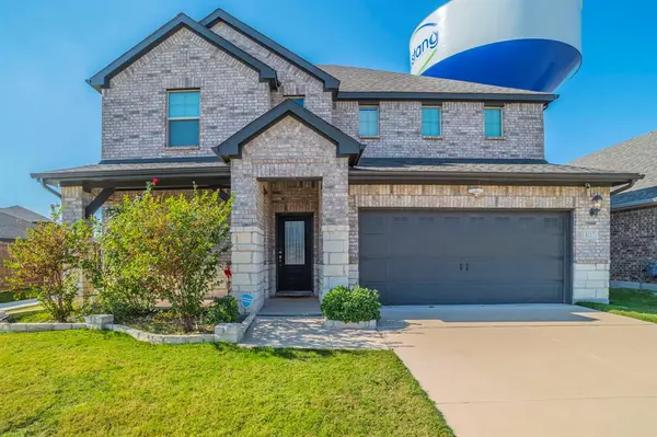 3317 EVENING View, Aubrey, TX 76227