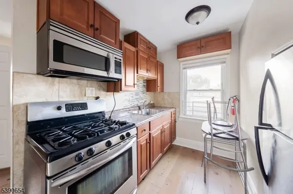 Newark City, NJ 07107,226 N 9th St