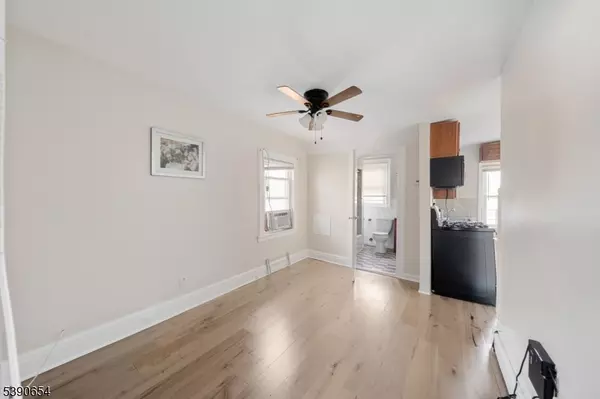 Newark City, NJ 07107,226 N 9th St