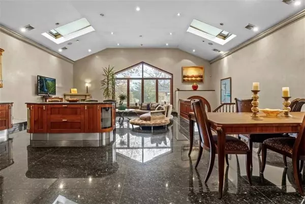 Brooklyn, NY 11234,16 Montana PL