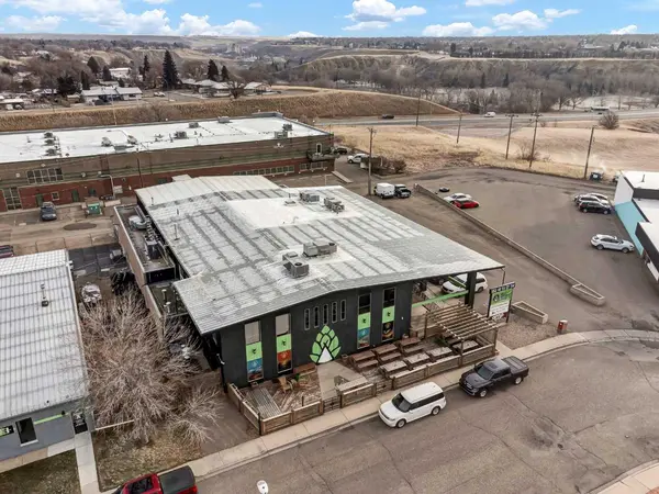 Medicine Hat, AB T1A 8A7,552 18 ST SW