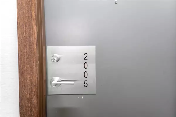 Toronto C01, ON M5V 0H5,30 Nelson ST #2005