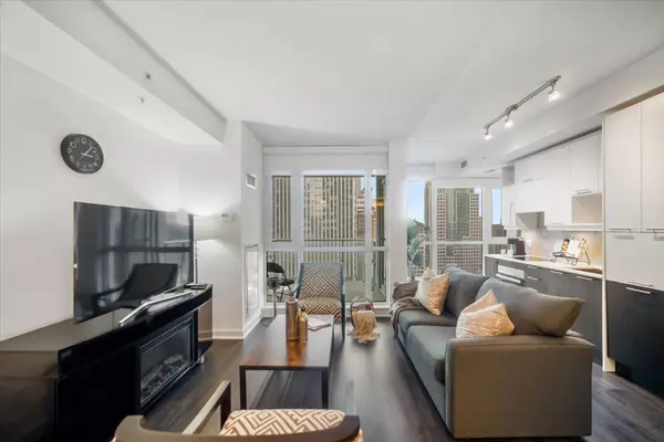 Toronto C01, ON M5V 0H5,30 Nelson ST #2005