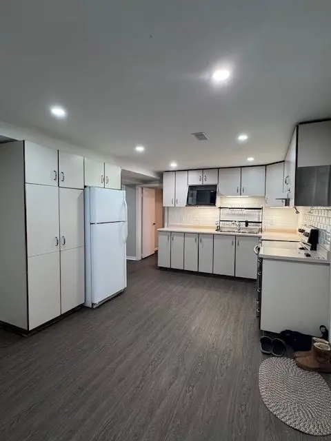 Clarington, ON L1C 4E1,38 Orchard Park DR #Bsmt