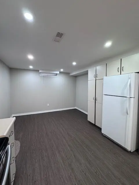 Clarington, ON L1C 4E1,38 Orchard Park DR #Bsmt