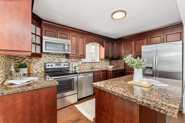 Toronto E04, ON M1R 1A2,48 Biscayne BLVD