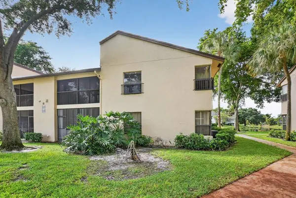 3751 Cocoplum Cir #3564, Coconut Creek, FL 33063