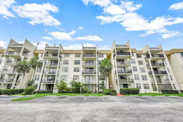 Tamarac, FL 33319,6195 Rock Island Rd #215