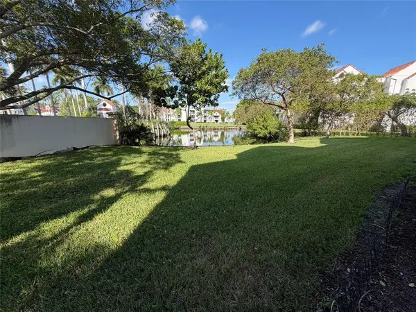 Hollywood, FL 33019,2731 Ocean Club Blvd #107