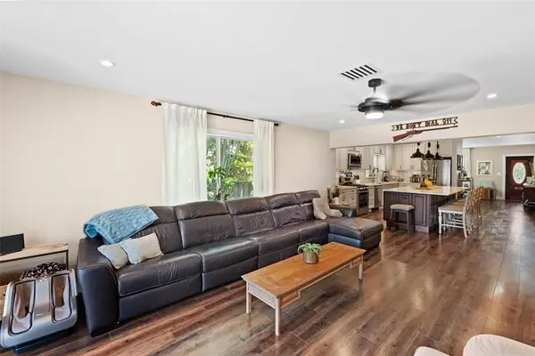 Hollywood, FL 33020,1534 Van Buren St