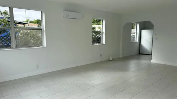 Hollywood, FL 33020,2745 Funston St