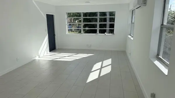 Hollywood, FL 33020,2745 Funston St