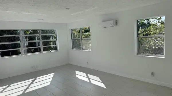 Hollywood, FL 33020,2745 Funston St