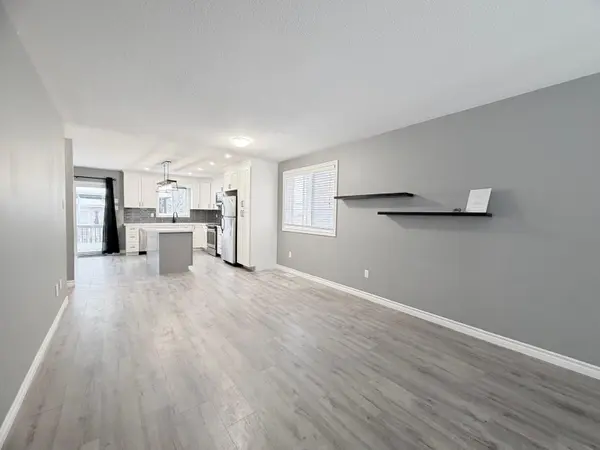 Barrie, ON L4N 0W8,59 Jagges DR #Upper