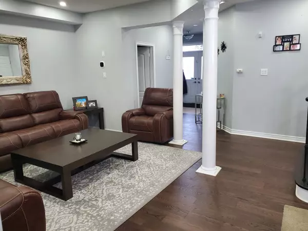 Brampton, ON L6S 6K6,63 Village Lake CRES