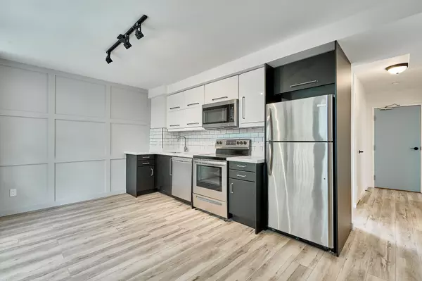 Toronto W03, ON M6N 4L1,291 Scarlett RD #303