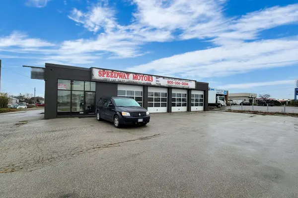 Oakville, ON L6L 2X7,1502 Speers RD