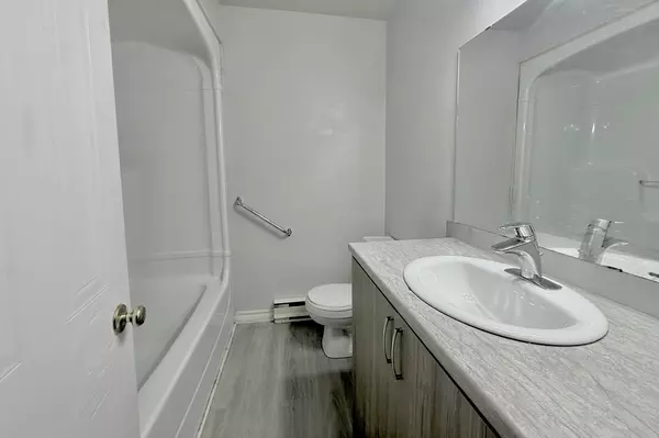 Bluewater, ON N0M 1N0,156 Main ST #11