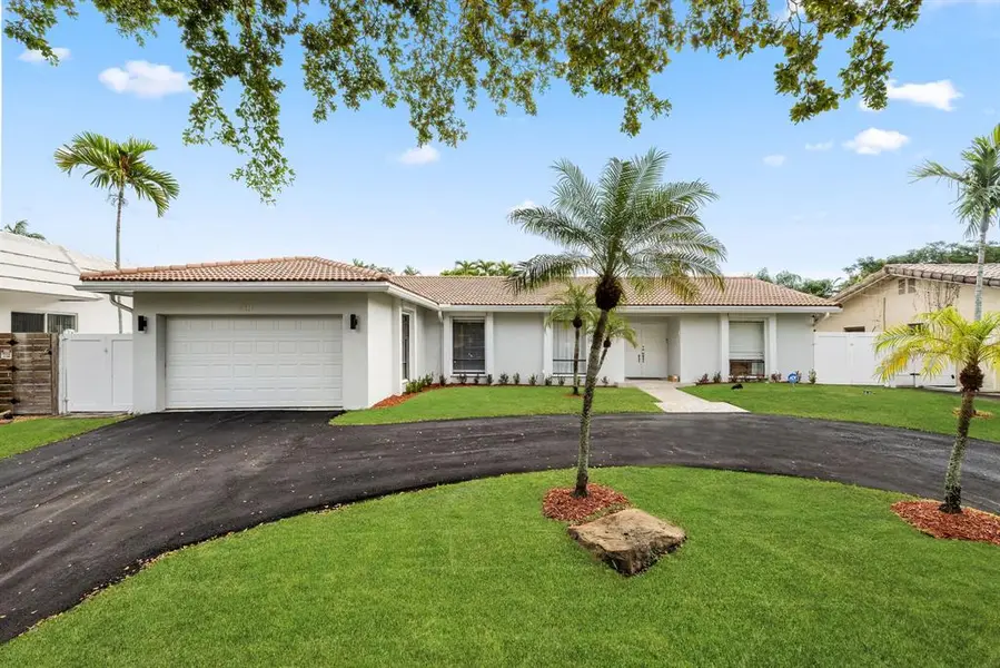 3411 N Park Rd, Hollywood, FL 33021