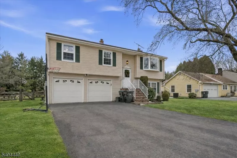 Flemington Boro, NJ 08822,8 Village Ct