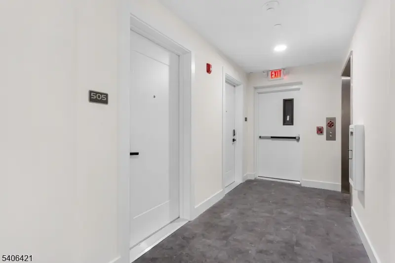 Paterson City, NJ 07503,87 Mary St #505