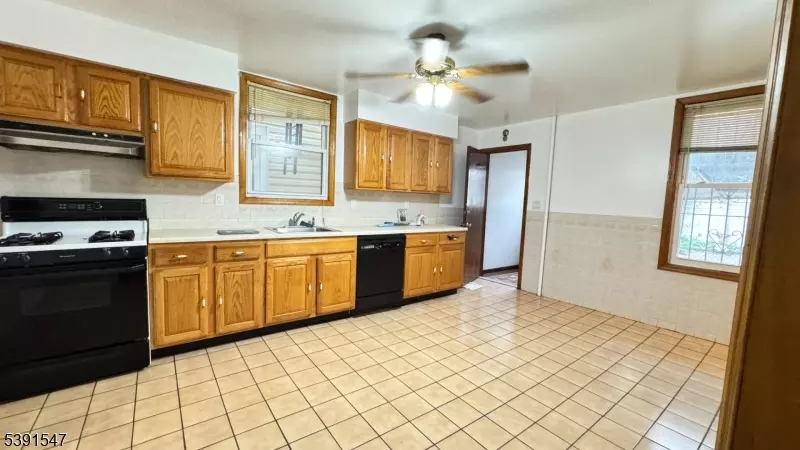 Elizabeth City, NJ 07206,324 Court St