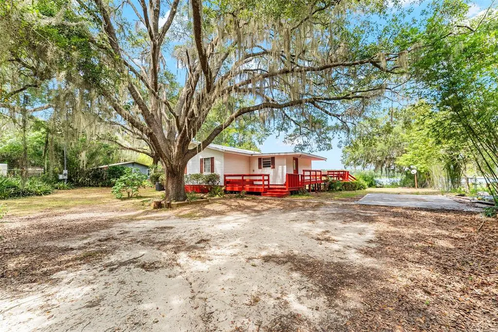 Hawthorne, FL 32640,140 Morris Lake Drive