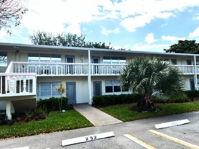 Deerfield Beach, FL 33442,260 Newport P #260