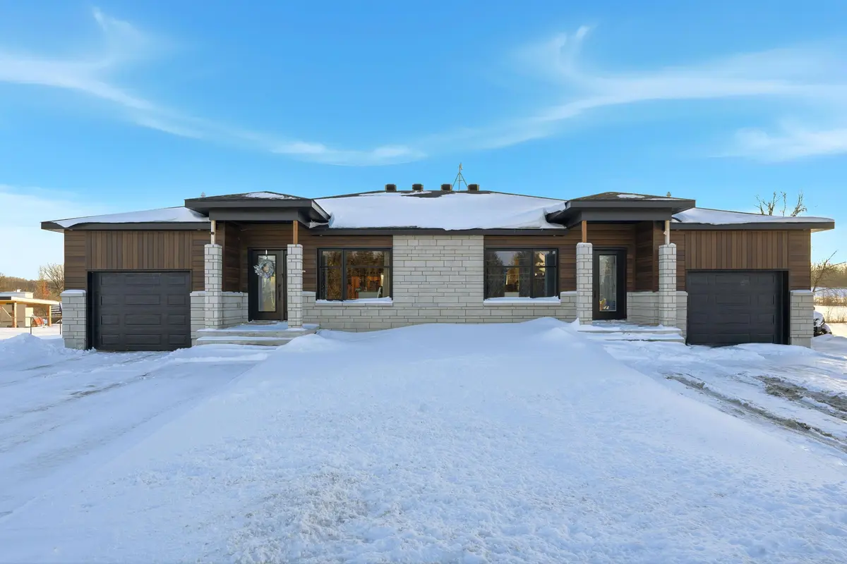 Hawkesbury, ON K6A 2T4,3676-3678 Front RD