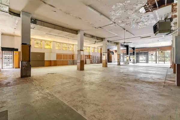 Paris, TX 75460,4 N PLAZA