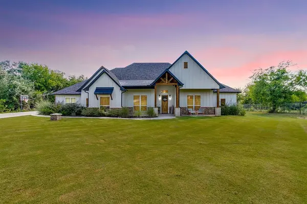 304 Red Roan Road, Weatherford, TX 76087