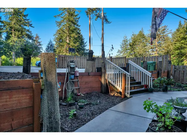 Florence, OR 97439,89555 SHORE CREST DR