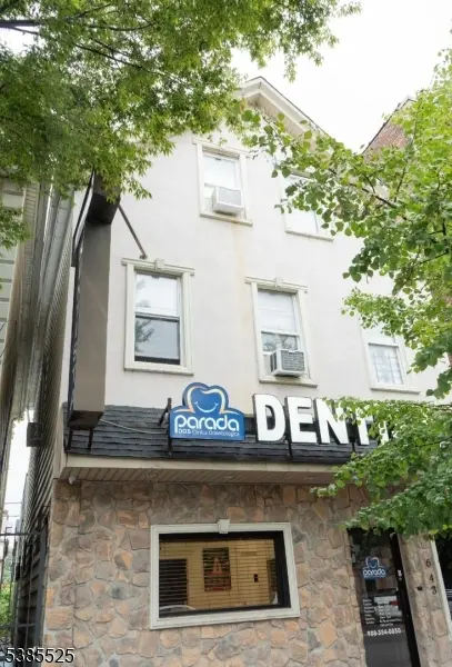 Elizabeth City, NJ 07206,643 Elizabeth Ave