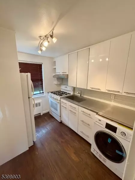 Roselle Boro, NJ 07203,37 A Carolyn Terrace