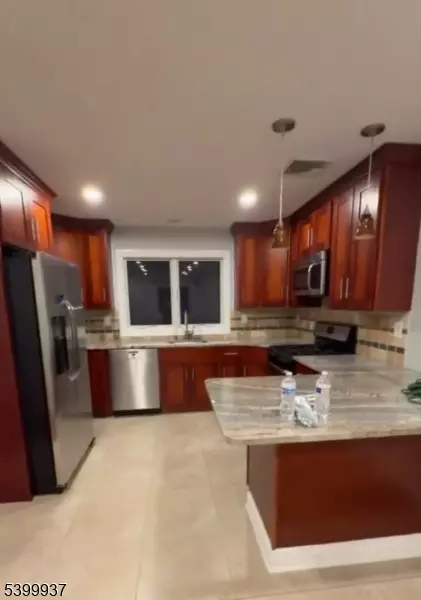 Clifton City, NJ 07011,71 Christie Ave #2